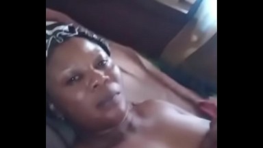 La maman se fait defoncer par un jeune gigolo